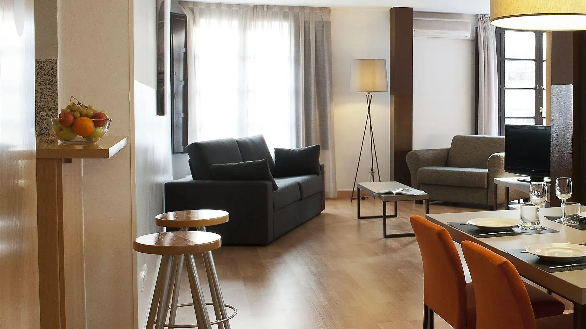 Aspasios Plaza Real Apartments Barcelona 0*,  Spain