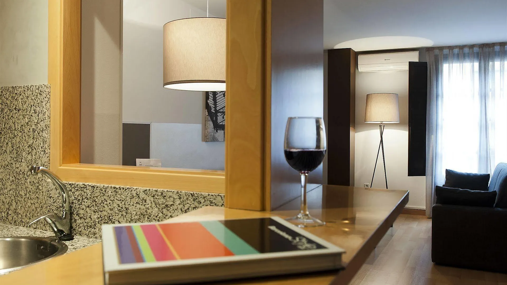 Aspasios Plaza Real Apartments Barcelona